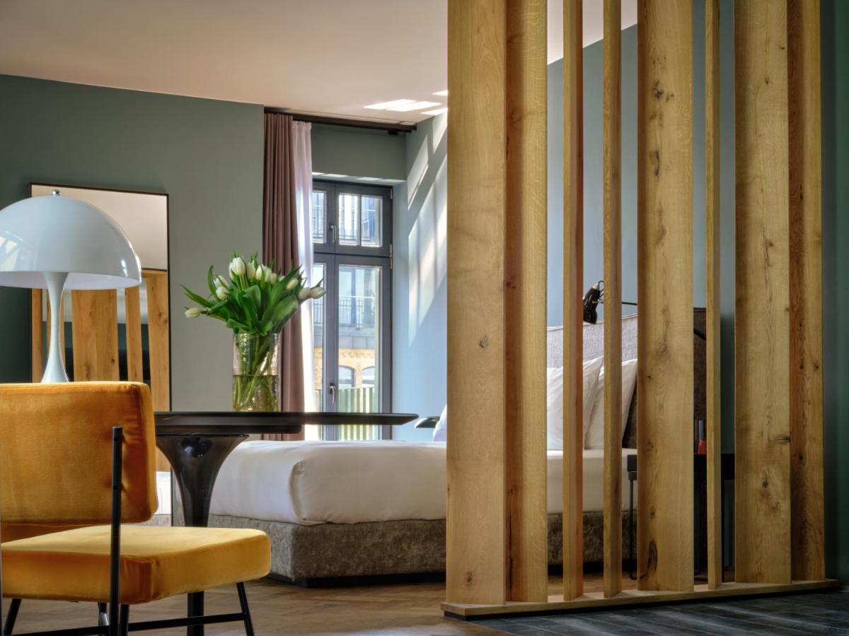 ホテル Sly ベルリン エクステリア 写真 A room at the hotel