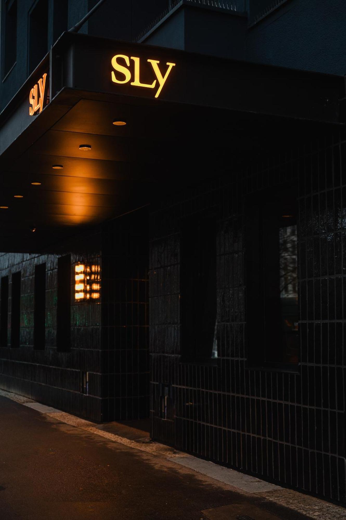 ホテル Sly ベルリン エクステリア 写真 The interior of the station